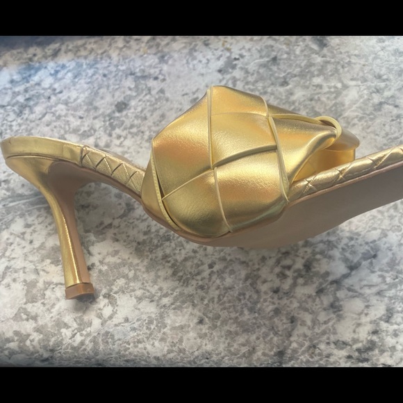 Turntup - Picture 5 of 6